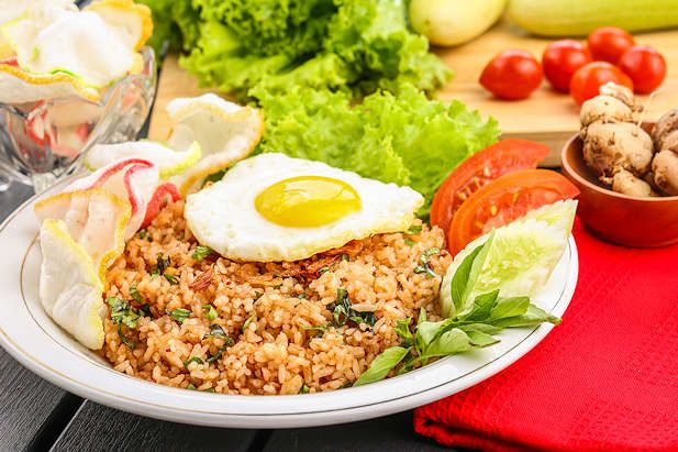 Sejarah nasi goreng di Indonesia